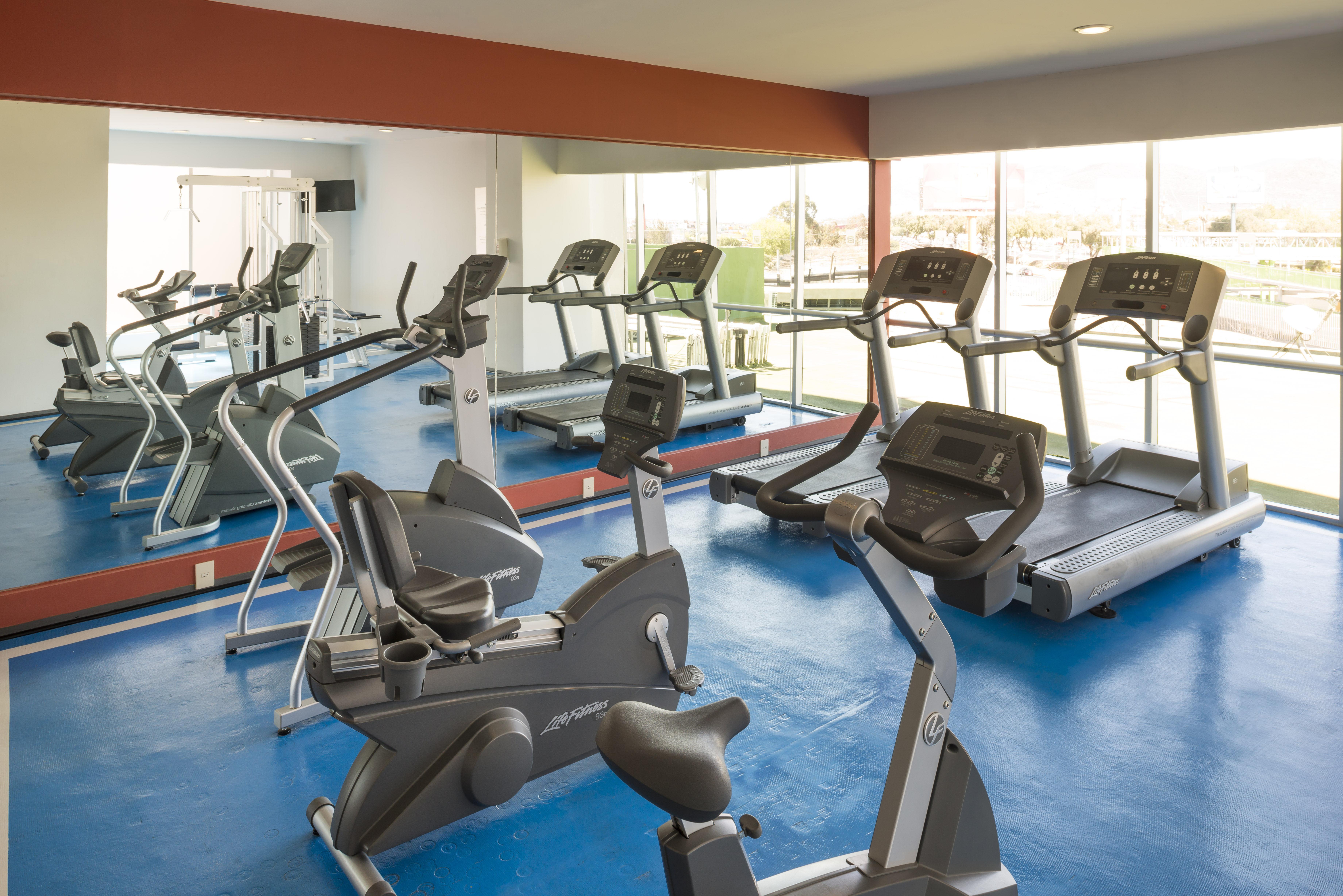 Camino Real Pachuca Ξενοδοχείο Εξωτερικό φωτογραφία A typical gym