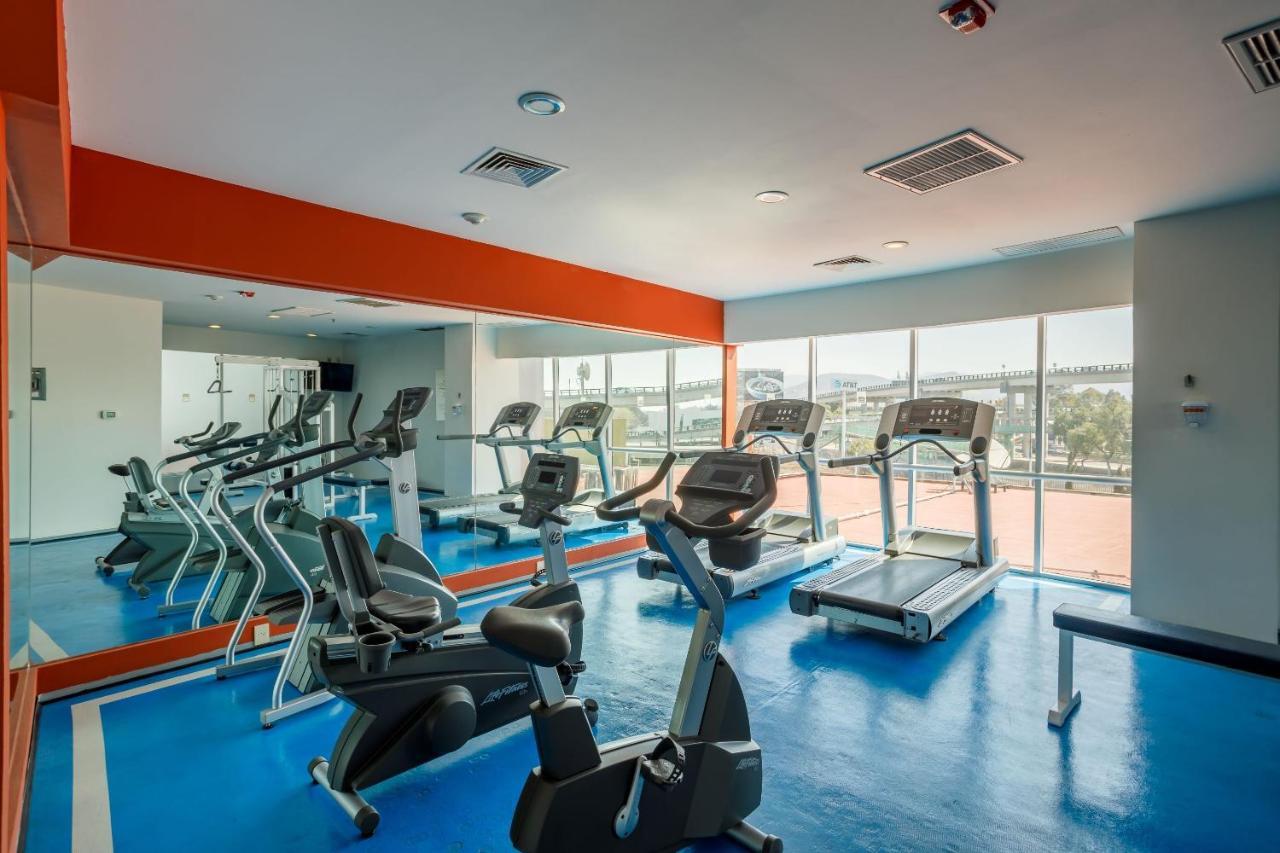 Camino Real Pachuca Ξενοδοχείο Εξωτερικό φωτογραφία The gym at the hotel