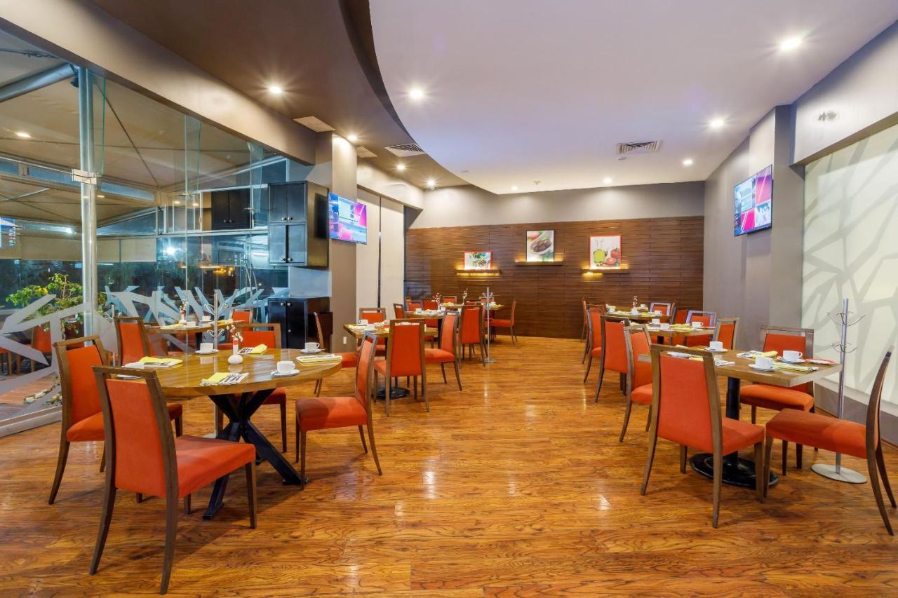 Camino Real Pachuca Ξενοδοχείο Εξωτερικό φωτογραφία The interior of the lounge