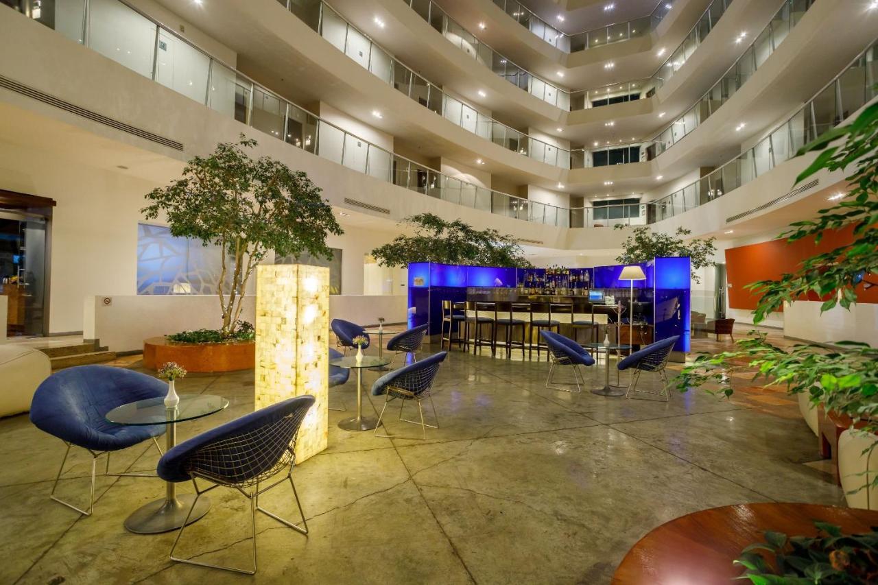 Camino Real Pachuca Ξενοδοχείο Εξωτερικό φωτογραφία The lobby of the hotel